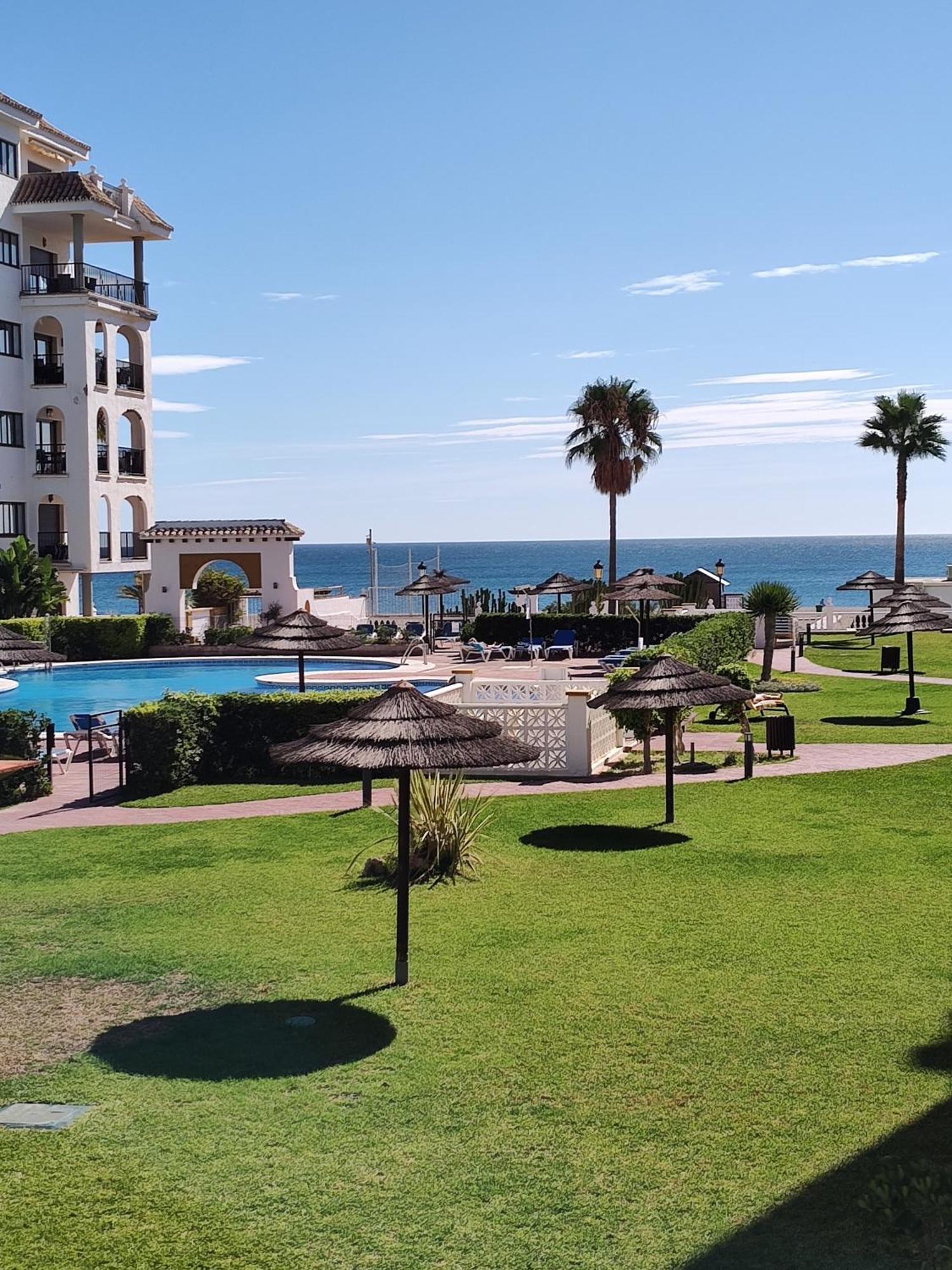 Duquesa 5210 Beach Side Paradise Castillo de Sabinillas Екстер'єр фото